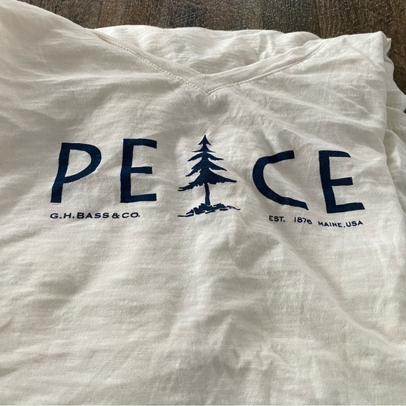NWOT Bass Peace T- Shirt - Picture 3 of 5